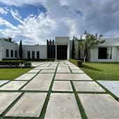 Pinecrest manor