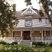 Inn at Oak Street