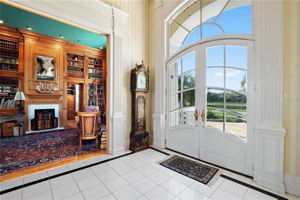 Beautiful Lakefront Florida Mansion