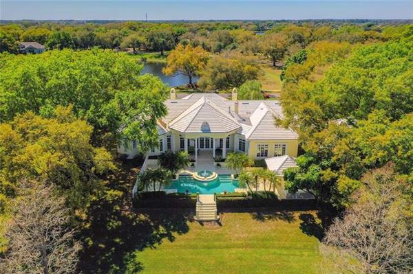 Beautiful Lakefront Florida Mansion