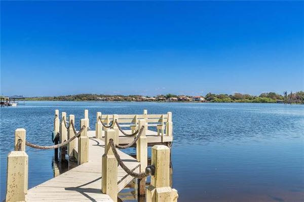 Beautiful Lakefront Florida Mansion